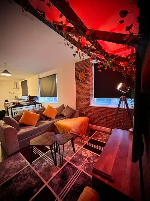 Stunning Two Bed City Centre Apartment Λιντς Εξωτερικό φωτογραφία
