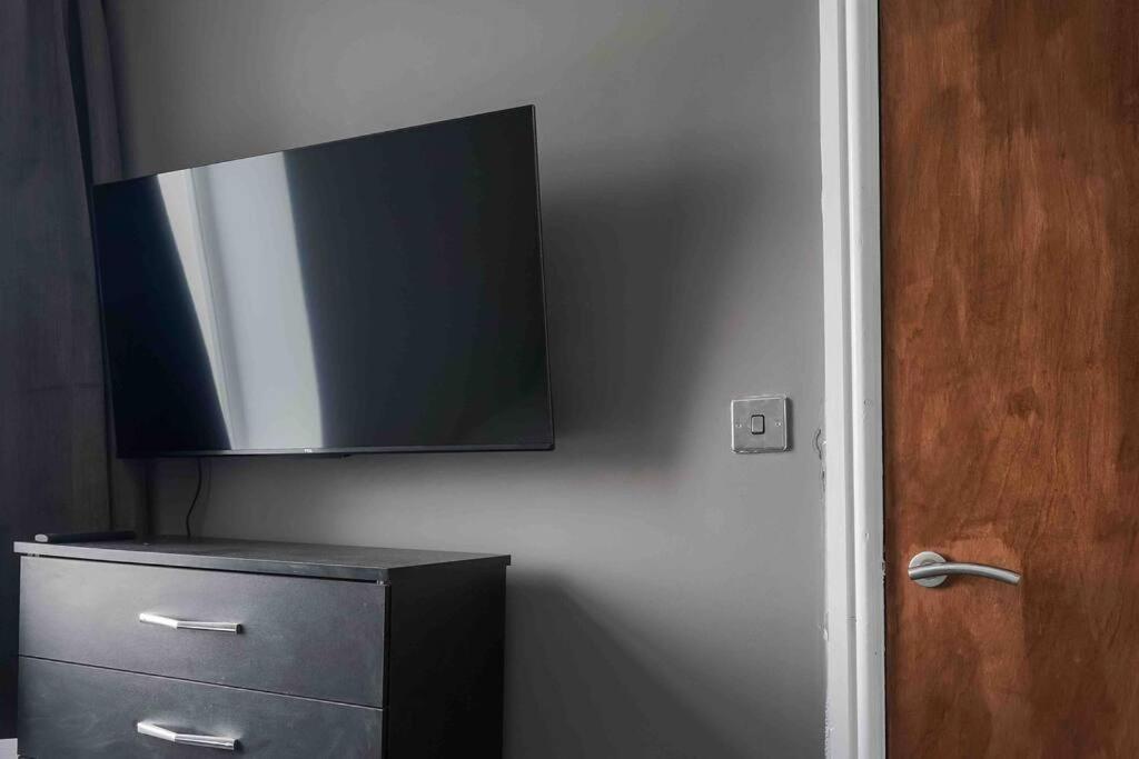 Stunning Two Bed City Centre Apartment Λιντς Εξωτερικό φωτογραφία