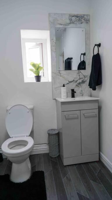 Stunning Two Bed City Centre Apartment Λιντς Εξωτερικό φωτογραφία