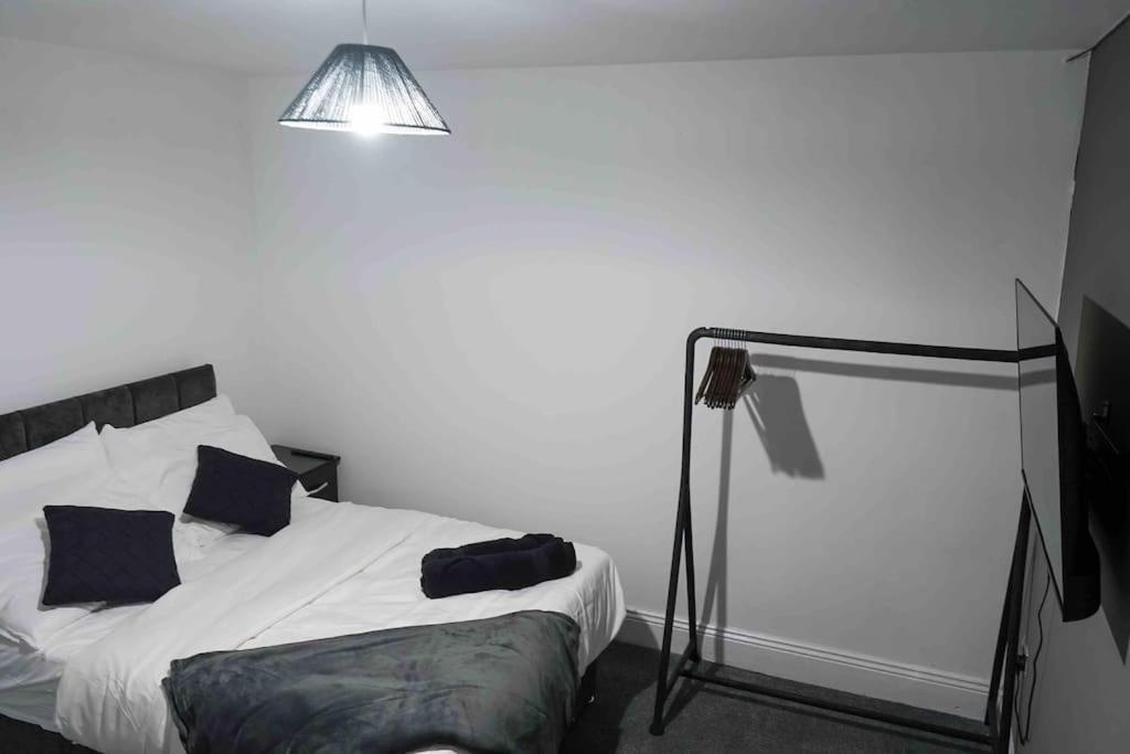 Stunning Two Bed City Centre Apartment Λιντς Εξωτερικό φωτογραφία