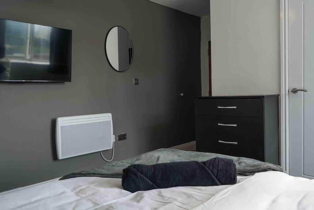 Stunning Two Bed City Centre Apartment Λιντς Εξωτερικό φωτογραφία