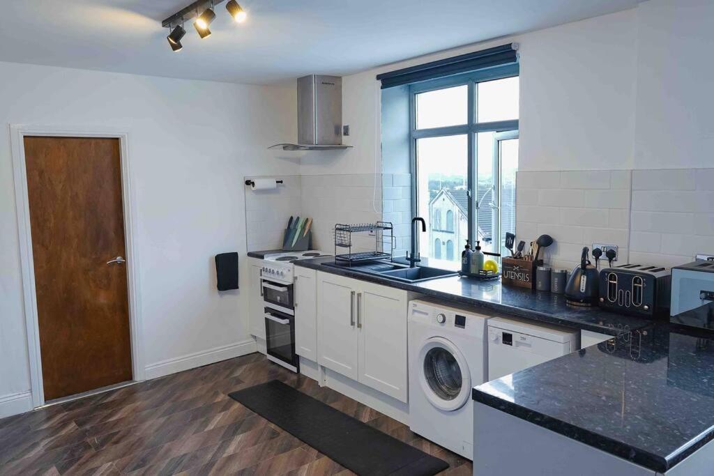 Stunning Two Bed City Centre Apartment Λιντς Εξωτερικό φωτογραφία