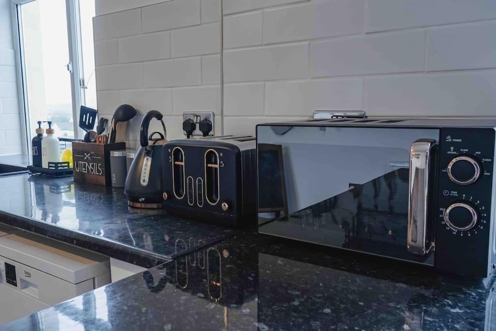 Stunning Two Bed City Centre Apartment Λιντς Εξωτερικό φωτογραφία
